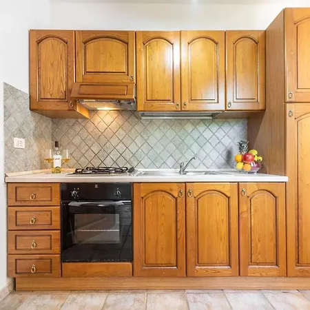 Cozy Near The Sea Apartman Santa Lucia